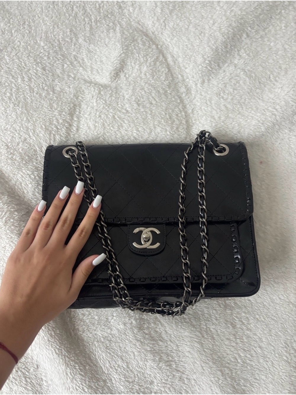 CHANEL Black Quilted Chain-Detail Shoulder Bag